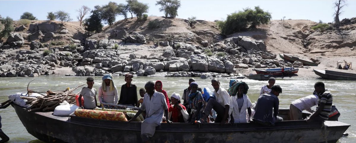 HimiloMediaTv's tweet photo. #UPDATE : Hundreds flee into Sudan as fighting flares near Ethiopia's Tigray border.

The influx comes as Sudan itself remains engulfed in a brutal civil war between the army and the paramilitary Rapid Support Forces, now in its third year. https://t.co/EVWV6qNO5M