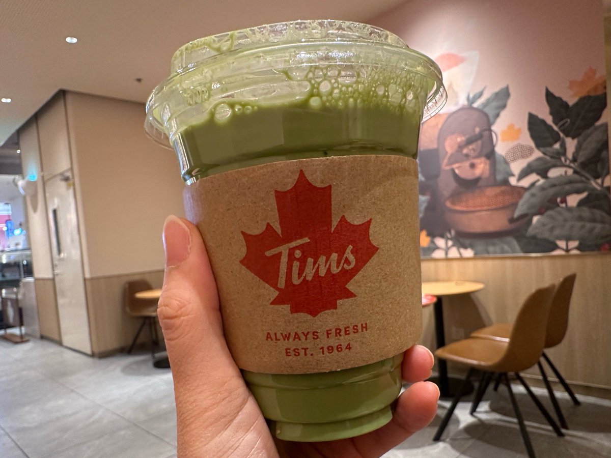 SolangeComdcvd's tweet photo. New arrivals at the corner convenience store: cold-brewed matcha latte and portable protein bars! Perfect for your morning rush or late-night snack runs—stock up now!， https://t.co/jPRLcZcqQL