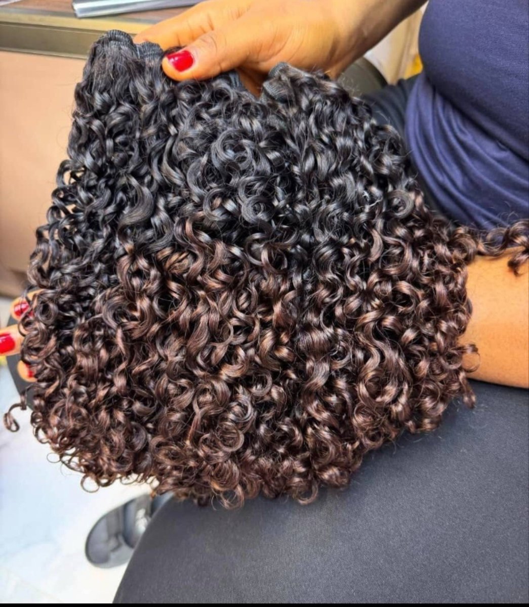 petite__kara's tweet photo. 2 bundles with 5by5 closure 
14" SDD pixie curls 
Dark root brown 
💰 209,000
Cc:@karahairs__ https://t.co/j1KGNUEH3F