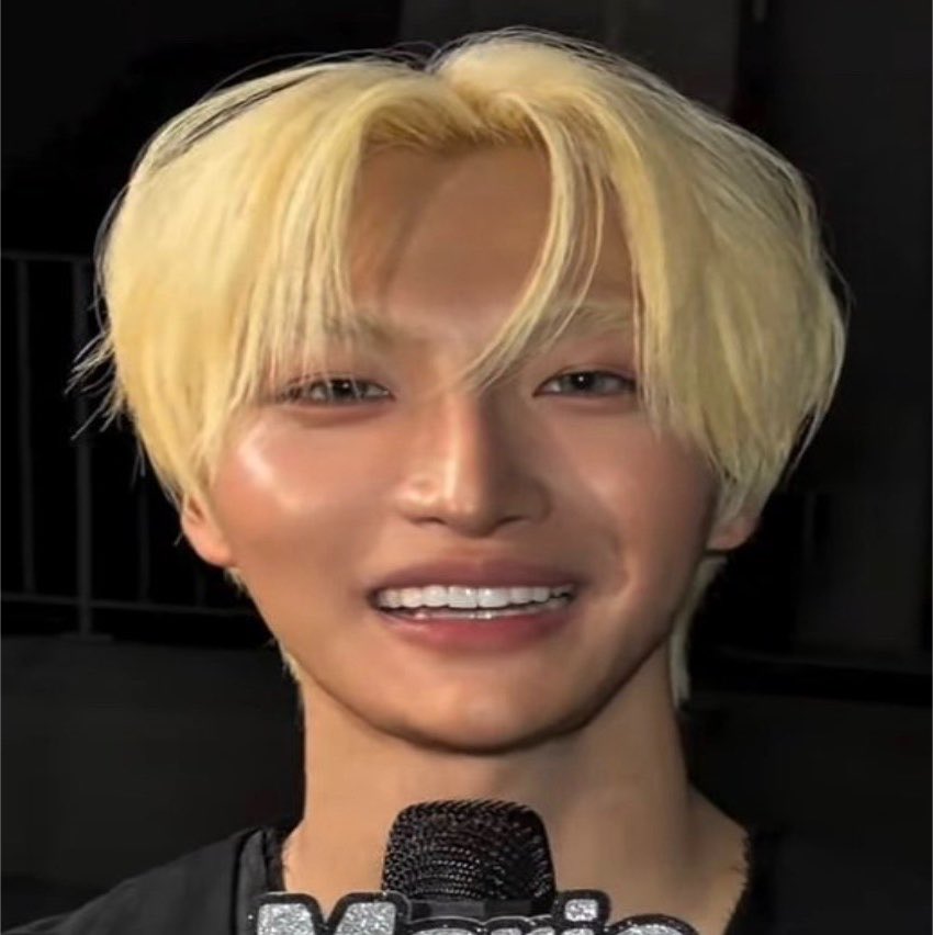 hwamelo's tweet photo. i love this genre of seonghwa photo https://t.co/3k1RdXScRa