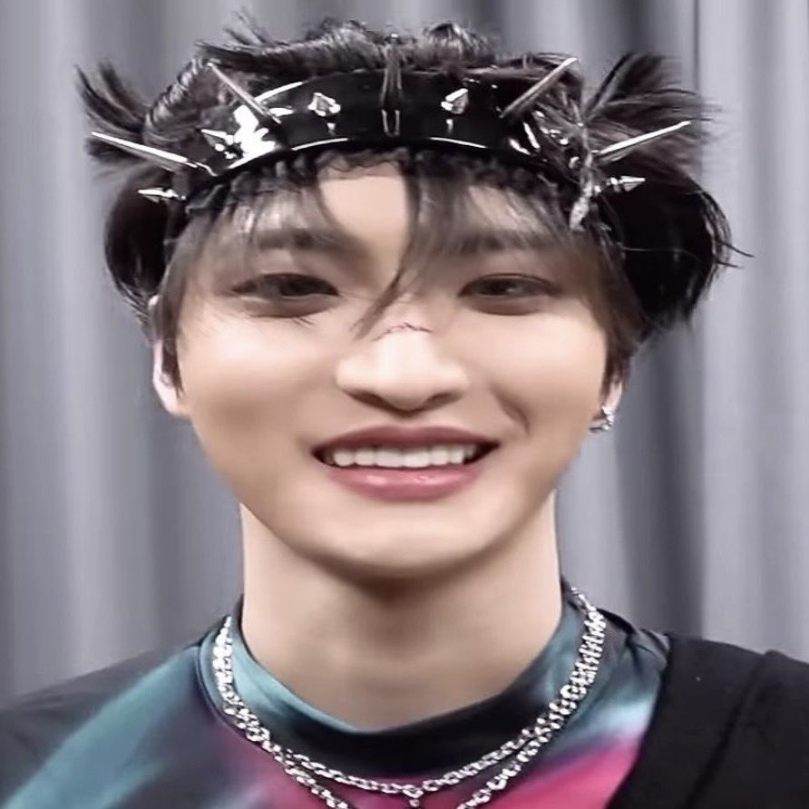 hwamelo's tweet photo. i love this genre of seonghwa photo https://t.co/3k1RdXScRa