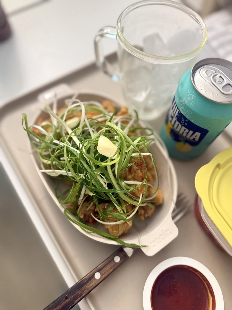 milca999's tweet photo. 왕천파닭 딱 반절먹었다. 노랑통닭보다 더 짭쪼롬 하다 https://t.co/3RMADs0ovF