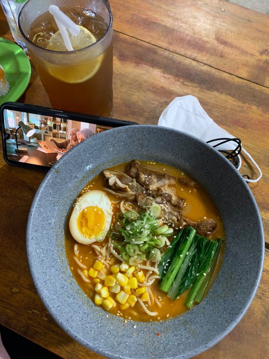 swaznaa's tweet photo. 🍜🍜 https://t.co/71tXRvx5XL