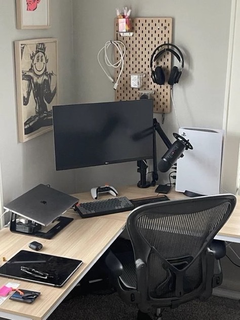 GntlemansGeek's tweet photo. Your room should make discipline easier, not distractions harder to resist. https://t.co/1VpwRLVFUu