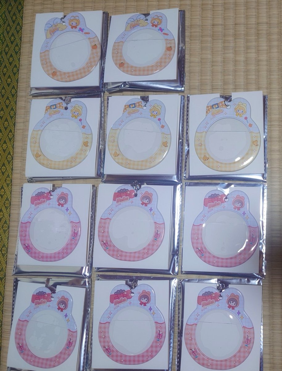 samu222R's tweet photo. 【交換】

ピアプロキャラクターズ 100円ショップ コラボ Y2K

譲→写真参照（鏡音リン、鏡音レン、MEIKO）
求→KAITO>>ルカ、ミク

🔍 初音ミク 100均 Seria Ｃａｎ★Ｄｏ ワッツ・ミーツ・シルク・フレッツ

※纏めての交換を優先したいので返事までに少しお時間頂く場合があります
※異種交換可能 https://t.co/jqxEYTwNCU