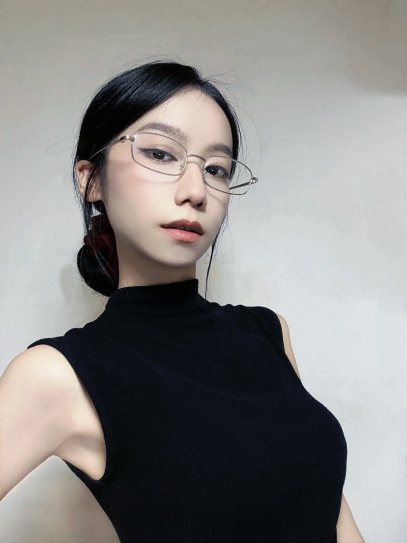 Hsgvpk's tweet photo. 有大屏的宝宝来找妈妈 https://t.co/6nP6sBcNMx