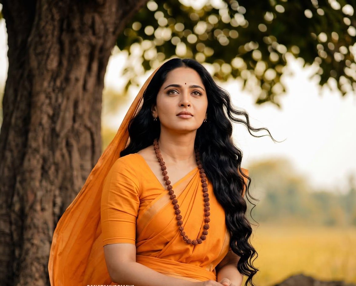 AishTheDreamer's tweet photo. you need aura to play a Queen a beauty that hits on your face.

#AnushkaShetty as Sita♥️ https://t.co/ftZWAICcrk