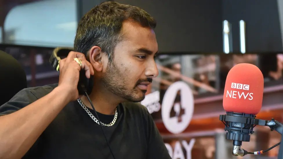 TTTMediaXR's tweet photo. Hi @amolrajan, are you auditioning for a column in the billionaire-owned media to support you in the next phase of your career?
It's hard to understand the questions you asked @Miatsf this morning in any other context.
Here's what you should have asked.π§΅ https://t.co/z9kOeHgkRq
