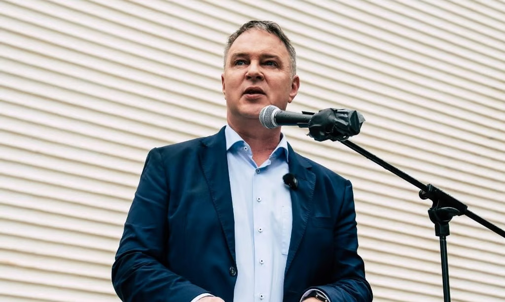 fuers_Volk's tweet photo. „Glaskinn Andi“ klagte gg Lugner-Video, u verlor! Es läuft nicht für den Stapler-Andi od? Als „Urin-Andi“ u „Brunzbecken-Babler“ hatte der Wiener FPÖ-Leo Lugner den SPÖ-VK bezeichnet. Dieser fühlte sich beleidigt u klagte. In erster Instanz hat der Wehleidige nun verloren 🤪 https://t.co/tsHWMJ76wo