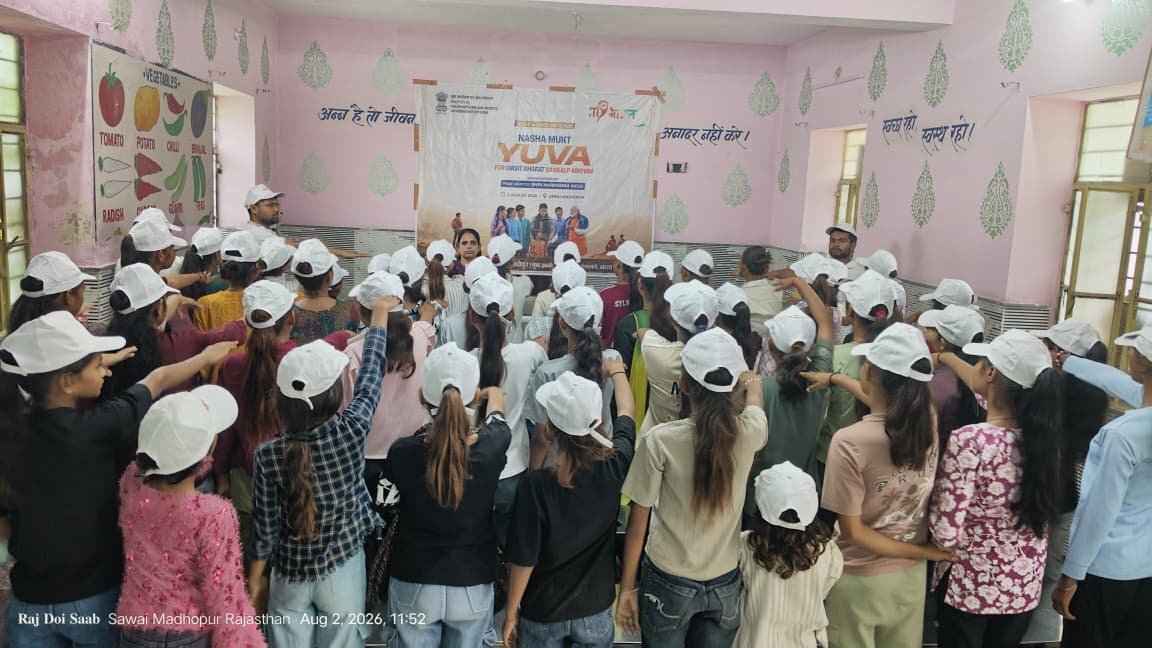 MYB_SWM's tweet photo. @mybharatgov 
@MYBRajasthan 
@PMOIndia 
@mansukhmandviya 
@YASMinistry 
@dmsawaimadhopur 
PM address to the Nation on Nasha Mukti Program at Sawaimadhopur Rajasthan https://t.co/kugdzMhuZE