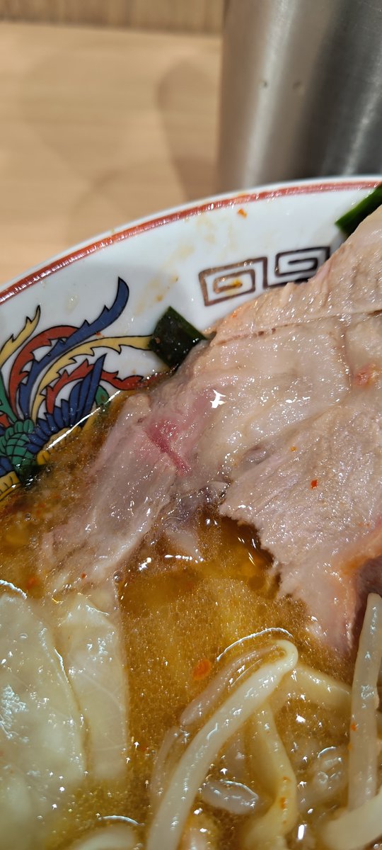 TheoryFood's tweet photo. 武蔵小杉の豚山行ったら、
チャーシュー火が通って無かった。
気持ち悪くなったから、それ伝えてもう出たよね。 https://t.co/D8aHOCEBli