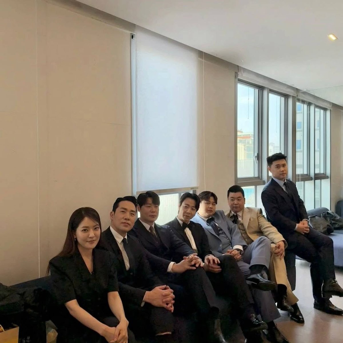 sonyejinpics's tweet photo. [piz_mag]

son yejin has been confirmed to make a surprise appearance as the sole guest on JTBC’s legendary variety show, ‘please take care of my fridge’ (naengbu). as this marks her first variety show appearance in a long time, following her marriage and childbirth, during which she has remained active in her acting career, the episode is already generating intense buzz even before it airs. 🍳

in this episode, son yejin’s actual refrigerator, which has never been shown on TV before, will be revealed, along with detailed recipes for the dishes she enjoys cooking at home. viewers are already eagerly anticipating the fantastic cooking showdown that south korea’s top chefs will stage using ingredients from son yejin’s refrigerator. ✨

son yejin’s special variety show appearance, where she’ll generously share the small joys of married life and her side as a foodie, is expected to bring great joy to living rooms this fall. all eyes are on the fun and mouth-watering chemistry that south korea’s top actress will create alongside the chefs. 🥂