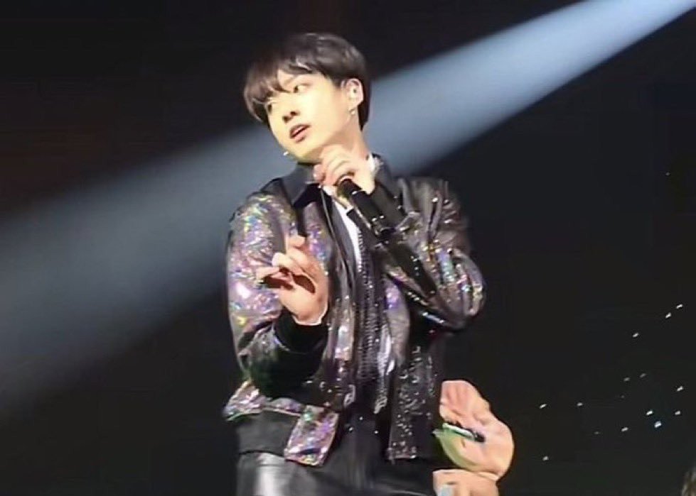 gimbapku's tweet photo. you simply just can't outdiva him https://t.co/O0vxqFOqvI