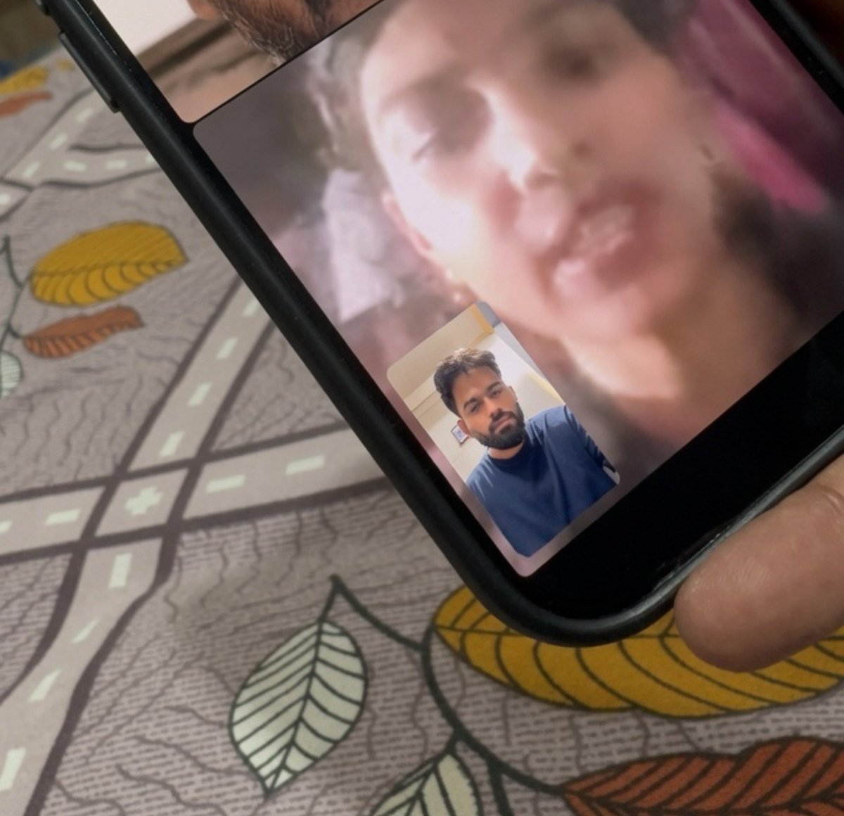 worshipVK's tweet photo. The girl who talked with Abhijeet Dipke on a video call has completely exposed his lies 🚨

Reporter - What did you actually talk with Abhijeet Dipke?

Roshni Prakash - Bhaiya, I saw his Insta post where he had put my talk with him. I spoke with him for 5 mins. I told him to come here and protest with us. He said he had typhoid. Now I am seeing him today giving an interview to ANI. He has time to travel from Delhi to Maharashtra but not to Jharkhand.

There was a part where we told him that the JPSC paper was getting delayed. He didn't even know what JPSC is. Some congress goons with sticks came and beat the boys who were protesting here. He has not even highlighted this.

When the call ended, we all felt relieved that finally someone would post our voice but he did the exact opposite. I uploaded whole call on my Insta but his party friend Sourav Das messaged me to remove it. They said they would contact us soon. I deleted it but I don't know what to do anymore bhaiya. I request modi ji to talk about our pain in his live. I have no hope from all these monsters who are just using us."

She was literally in tears while saying this. I hope every student realises before it's too late that CJP just used them 🙏