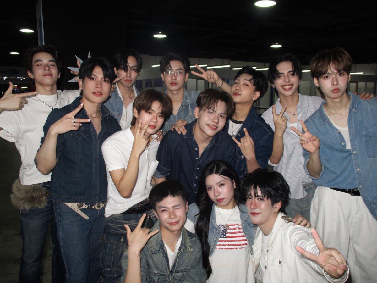 yj_mamark's tweet photo. Zeer rangsit 1st time สนุกมาก เต้นจนตาย กรี๊ดดดด คิดถึงทุกคน ขอบคุณที่มาหานะคับ รักๆๆๆๆๆๆๆ #MARK_Y2Z #Y2Z #MARKanuphan https://t.co/qTXxMPbX5B