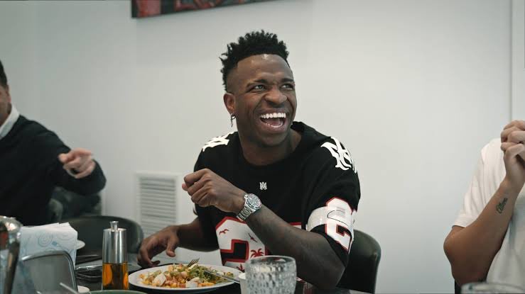 aliladiere's tweet photo. ‼️ 🚨 NEW: Vini Jr chooses CHEESE OMELETTE for breakfast. He was asked if he wants COFFEE but he asked for JUICE. The club is confident in his RENEWAL after he refused RED ketchup which is the same RED as ARSENAL. https://t.co/qxGWVrunnZ