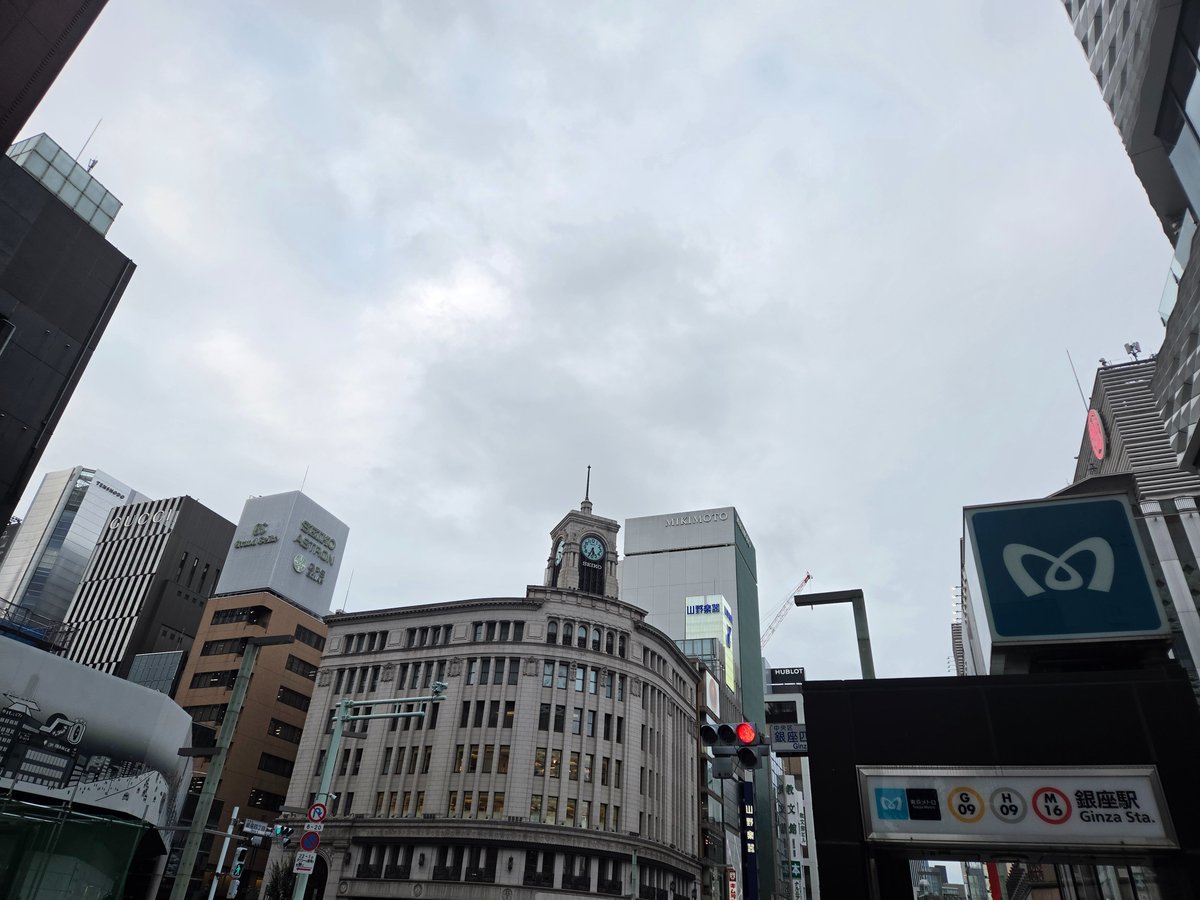 DJ_HAGGY's tweet photo. ◆今日は、銀座で打ち合わせなどがあります。

外国人の観光客から、道や、鉄道関係のことを、きかれます。
３０分くらいに４回くらいかな？
地理の教師で良かったです。(笑)

ＤＪ・ＨＡＧＧＹ

#銀座
#djhaggy https://t.co/3ZevNSoowF