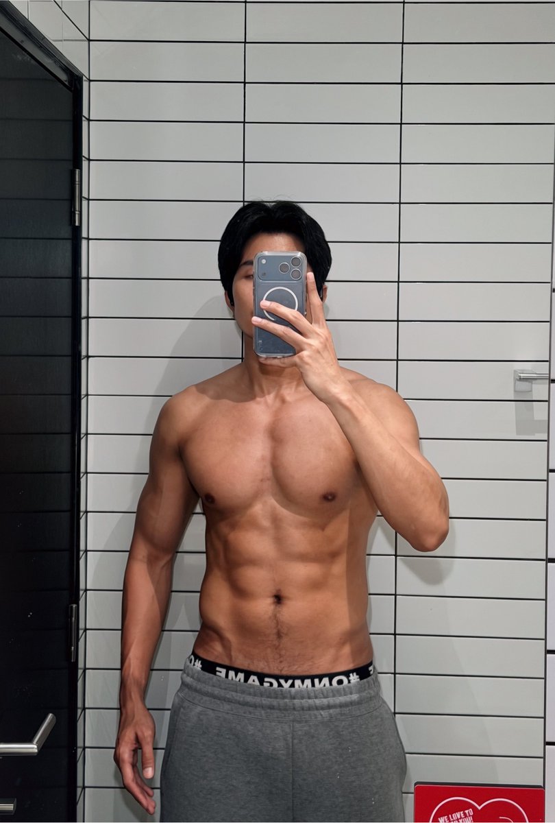 DragonPondz's tweet photo. Gym เสร็จ ต่อ Hyrox https://t.co/3dGvafZ9i9