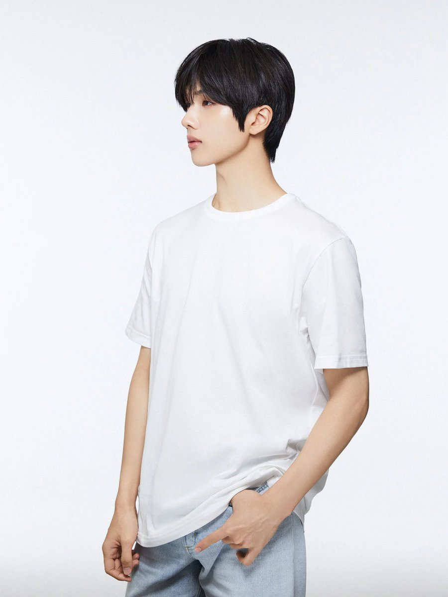 jisunqpawrk's tweet photo. PARK JISUNG THE MODEL THAT YOU ARE https://t.co/Gcx5OYzbkh