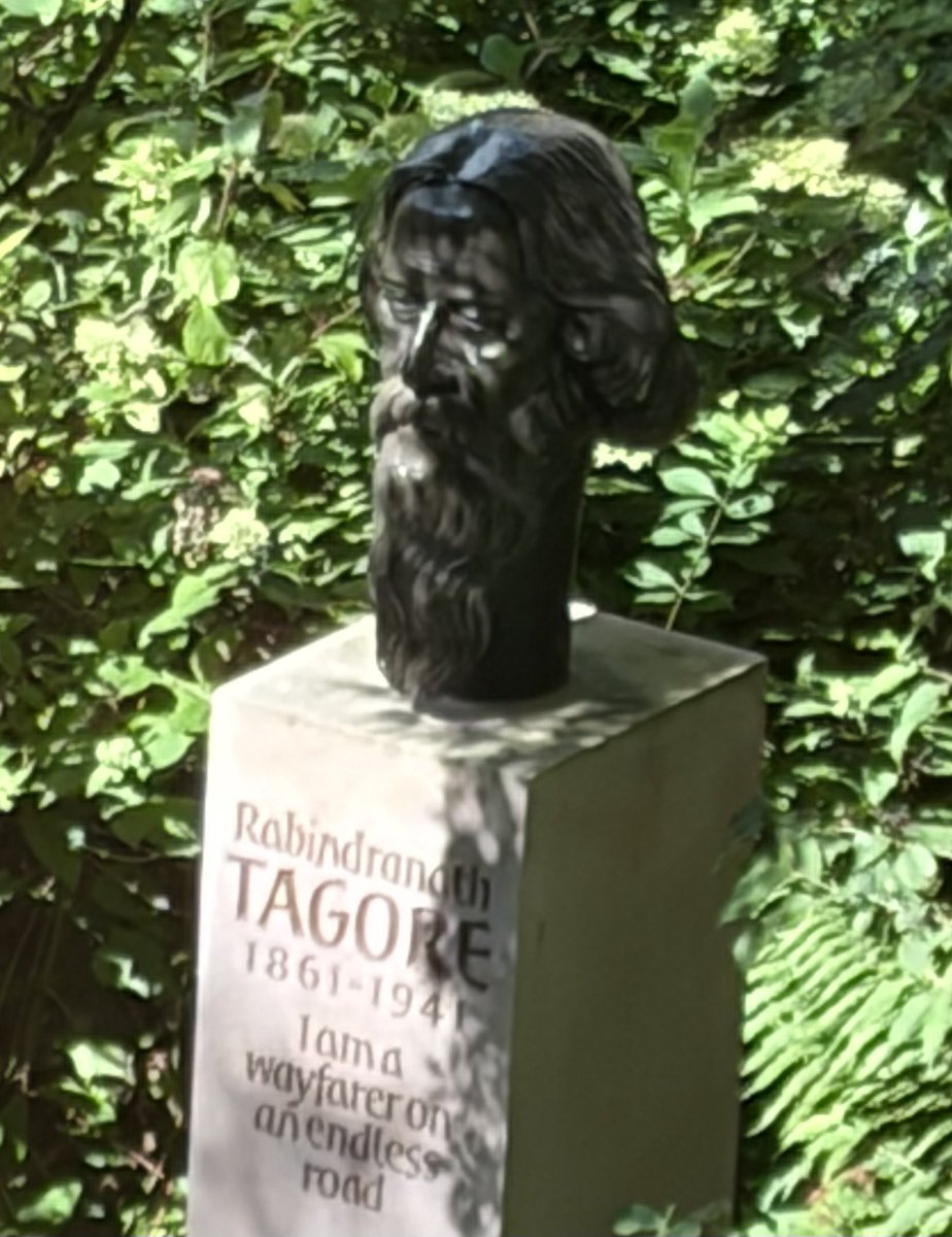 kaushikcbasu's tweet photo. No trip to Edinburgh is complete without the sighting of the Rabindranath Tagore statue in the quiet corner of the Sandeman House Garden. It was Tagore’s vision to create an India open to all religions &amp; races that today’s youth is trying to restore. https://t.co/xGrFjJdRe1