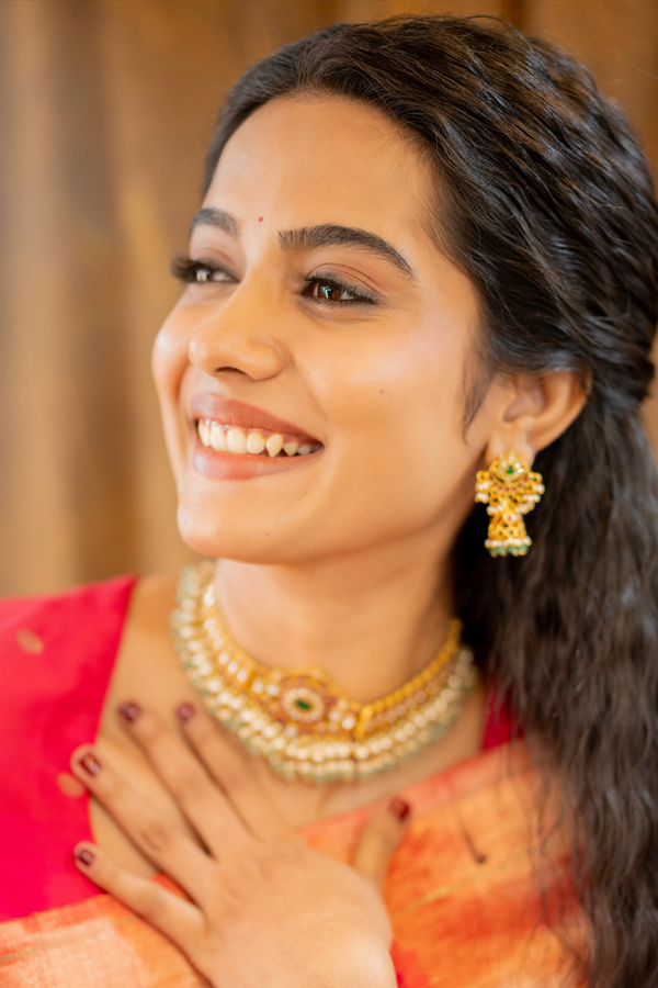 News18Telugu's tweet photo. చెన్నై లవ్ స్టోరీ హీరోయిన్ గౌరీ ప్రియ క్యూట్ స్టిల్స్
#SriGouriPriya #heroine #tollywood https://t.co/zaXFkd57FX