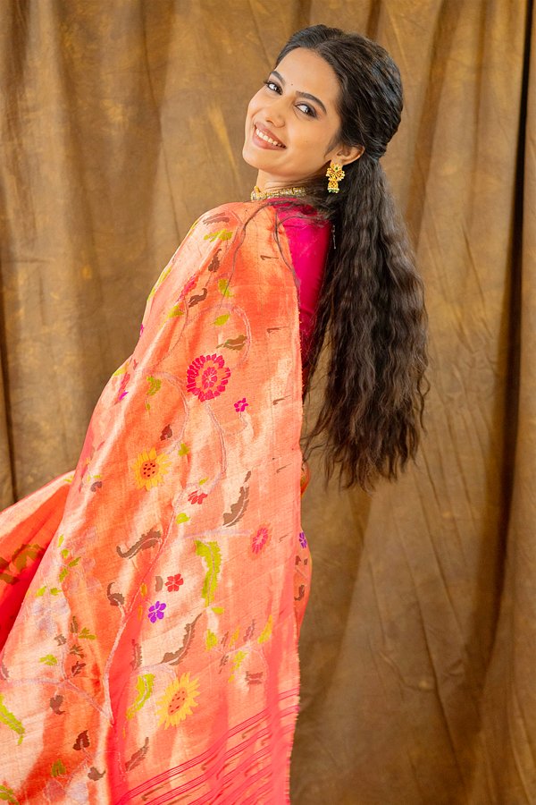News18Telugu's tweet photo. చెన్నై లవ్ స్టోరీ హీరోయిన్ గౌరీ ప్రియ క్యూట్ స్టిల్స్
#SriGouriPriya #heroine #tollywood https://t.co/zaXFkd57FX