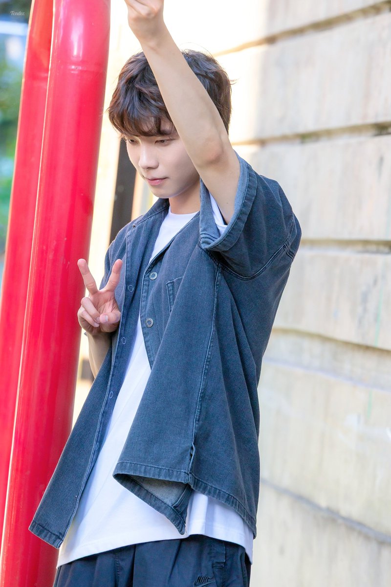 tenderr0's tweet photo. 260802 뮤지컬 #블랙메리포핀스
 | 퇴근길

우리집 요나스 정말 다 해줍니다....

요나스 : 조성필 배우님
#조성필 https://t.co/11vSQ0bCrX