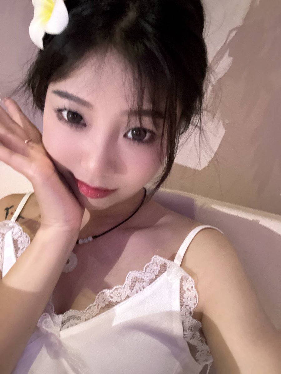 _ciange's tweet photo. 湖南衡阳松木经济开发区
#衡阳
#湖南
老师049
截图联系客服：@yeo189
(订100抵课费，白嫖勿扰)
只要一想到你，就拥有了柳暗花明的勇气和信心，想来想去，原来你就是我的底气 https://t.co/BmRe32zoHM