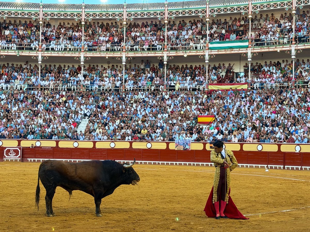 TercioQuites's tweet photo. Sevilla. Pero luego, sin duda, El Puerto de Santa María. Me podríais dejar con estas dos ferias únicamente al año y llegaría a ser feliz. https://t.co/CHDkZUHdFc