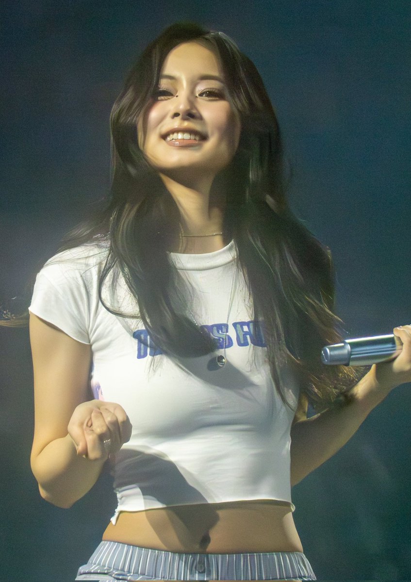 misahyundk's tweet photo. CHOU TZUYU THE WOMAN YOU ARE https://t.co/uAYbPWRaVu