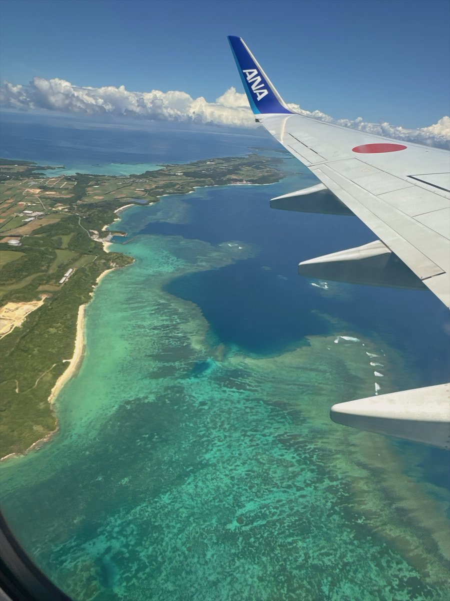 saaaake_'s tweet photo. 帰りたくなさすぎて空から宮古島見ながらがち泣きしてたのはたから見たら結構やばいやつ
この余韻で日常がんばるぞ〜〜 https://t.co/6iyqhD2GRV