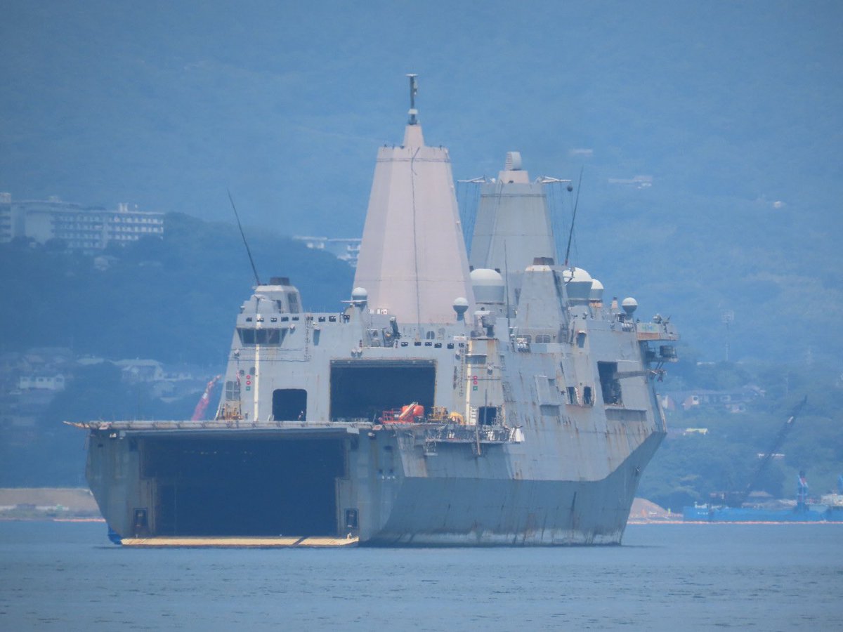 810_1919su35's tweet photo. 米海軍サンアントニオ級揚陸艦
LPD-18 USS New Orleans (LPD-18) https://t.co/92pYwmsy9i