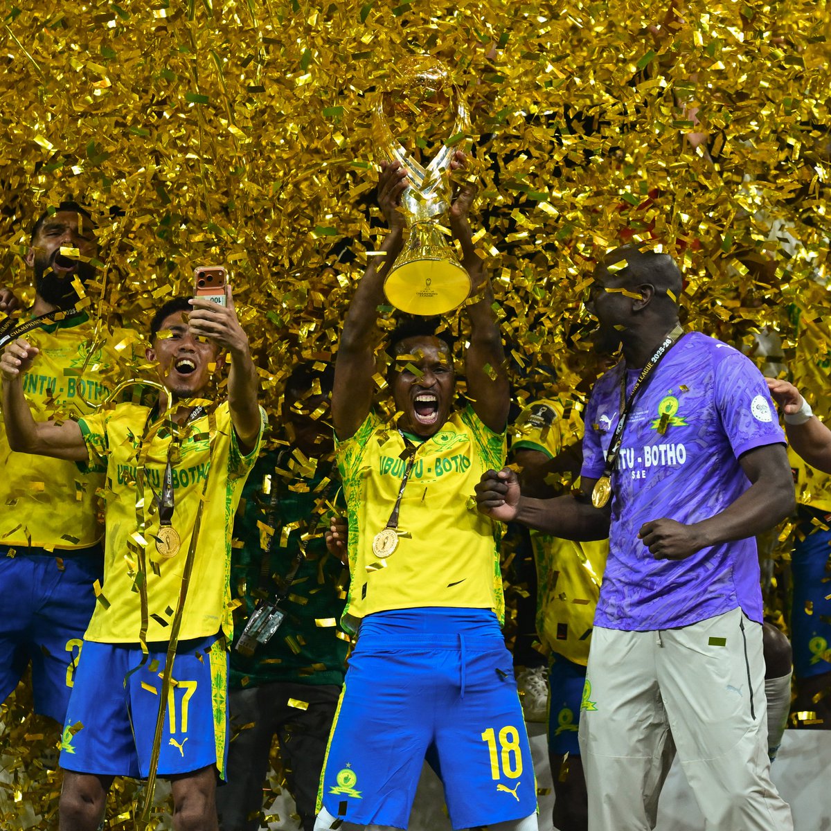 AfrFootball's tweet photo. Road to CAF Interclub Glory begins as draw details are revealed
Read more on https://t.co/yRTg0CJI0H
#caf #CAFChampionsLeague #CAFConfederationCup #AfricanFootball https://t.co/2AwsqbSG2z