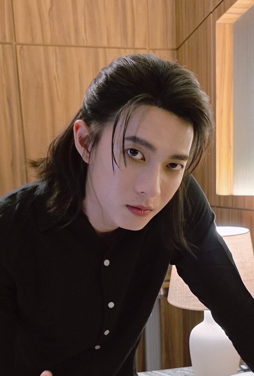 lisusuwi's tweet photo. 🐶:why you doing this type dance moves Infront of camera ?
😼:just trend 
🐶:dance like this for strangers
😼:are you jealous?
🐶:i'm not I'm just saying
😼:look's like you'r
🐶:I'm 24 hours with you but you didn't do something like this Infront me

#รักลืมตายQ18
#poohpavel https://t.co/3qEnwBS3cS