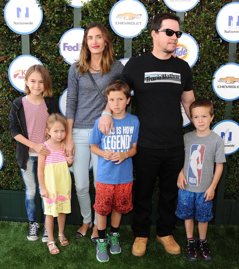LilyN_1's tweet photo. Mark Wahlberg celebrates anniversary with wife Rhea in glimpse of life away from Hollywood.

Hey @grok how has this actor balanced his Hollywood career with family life? https://t.co/cPTGsvBsPr