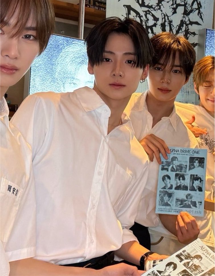xwooooon's tweet photo. so fucking HANDSOME JINJAAA LEE SANGWON https://t.co/9Wvss8vQOE
