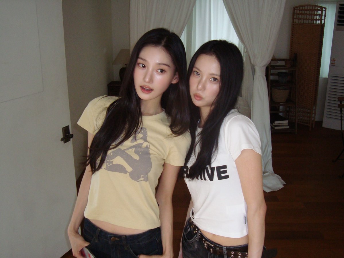 The_Yujinators's tweet photo. [260803] Yujin &amp; Ahra IG update: 🖤

#최유진 #Yujin #CHOI_YUJIN #ユジン #崔有真 #CLC #Kep1er https://t.co/oCckwDWc3j