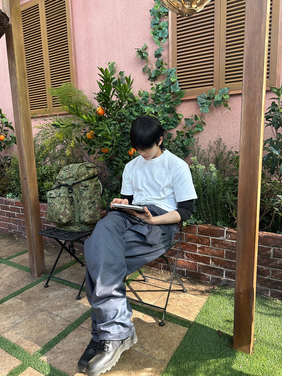 11inluv's tweet photo. 블리터 인스타 #채종협 바캉스의 법칙 비하인드 사진 https://t.co/OdvO8TcChW