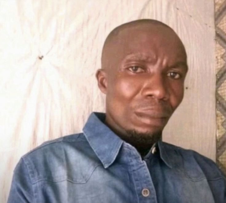 Fine_Segun's tweet photo. “Smile if you have money”

Me: https://t.co/xtsxcHN4d6
