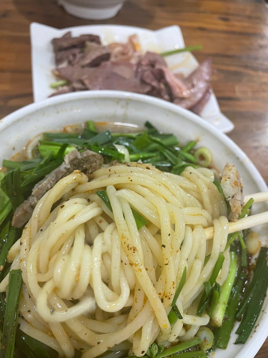 tricia80dn4's tweet photo. Midnight bites = tiny warm hugs. Steaming ramen simmering till dawn, only for the night owls who need a little extra comfort after the dark. https://t.co/uC0t6UdlCm