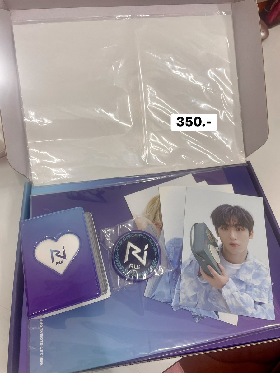 pisnotyour's tweet photo. ปล่อยของสะสม ราคาตามภาพ 
ค่าส่ง 30 บาทค่ะ

 **RUI OFFICIAL FANCLUB KIT ในกล่องมีแฟ้มการ์ด / photobook / โปสการ์ดเมมเบอร์ยกเว้นยงฮาค่ะ

สนใจ dm ได้เลยค่ะ

#ตลาดนัดWEi https://t.co/lGs6WGJas9