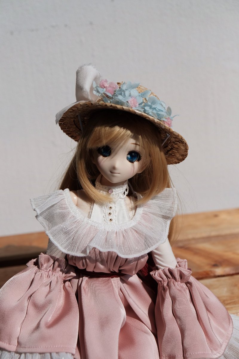 素敵なドール用の麦わら帽子アレンジ！ 可愛いですね〜🥰 ＊牧歌の里