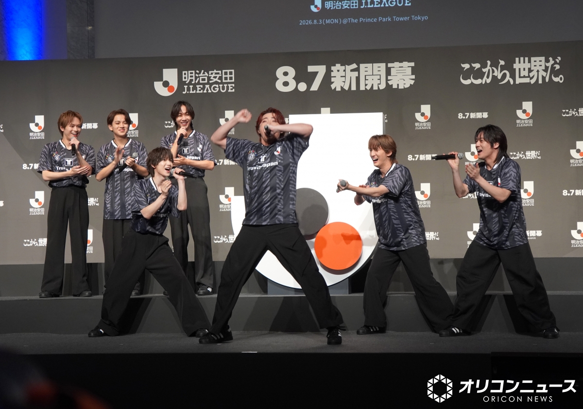 oricon's tweet photo. Travis Japan、Jリーグの
スペシャルアンバサダー就任に歓喜🙌
⠀
渾身のゴールパフォーマンス披露⚽️
｢トリプルカイト｣と｢いちごみるく｣に分かれ
カーニバル＆TJビクトリー炸裂🐯
https://t.co/8W7GysmjLs
⠀
#TravisJapan https://t.co/GhWjoD0Uh5