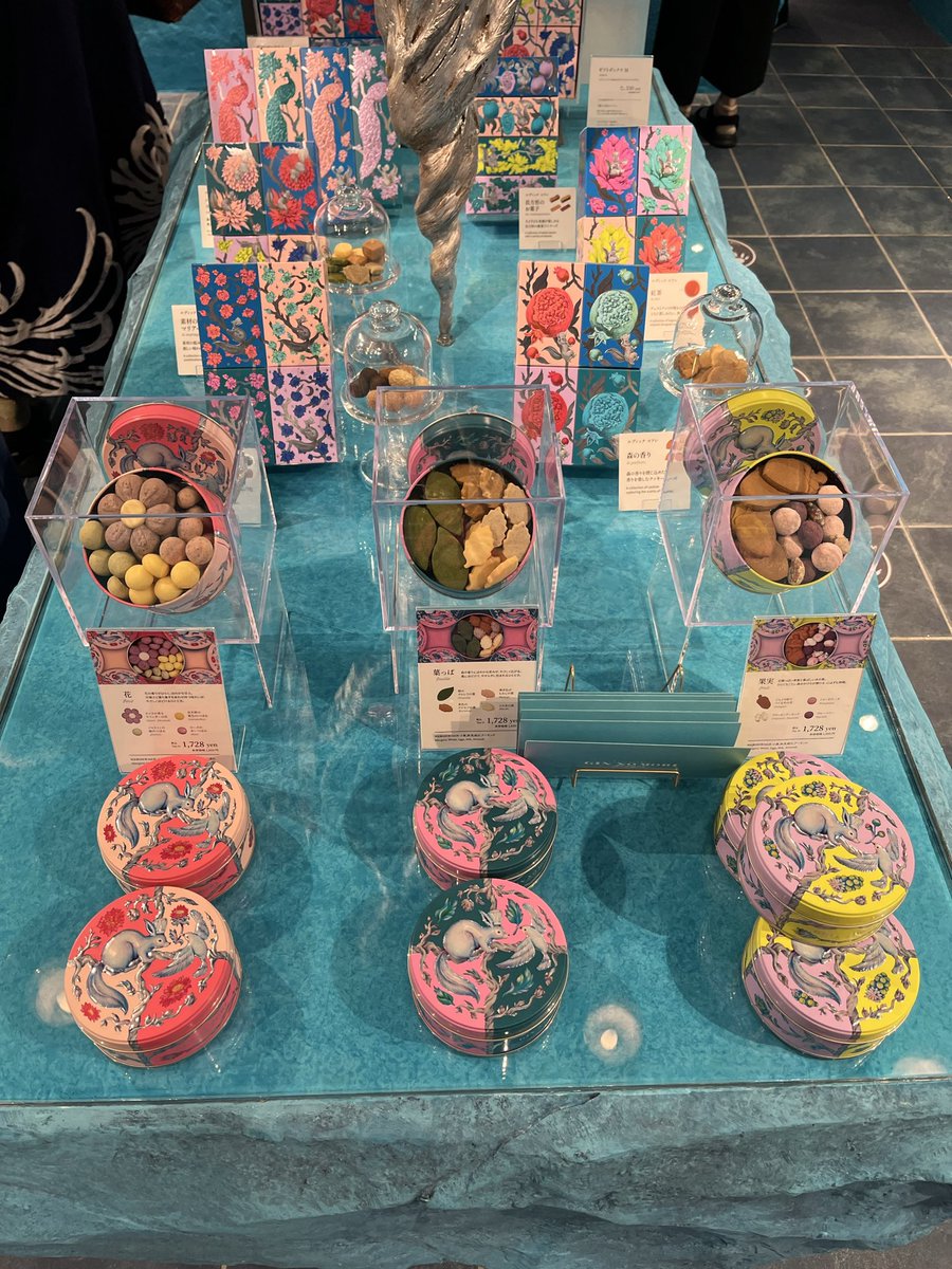 GarudoSato's tweet photo. HAERAで買った銀の森のクッキー🍪
缶かわいい💞 https://t.co/jpePOEmEQz