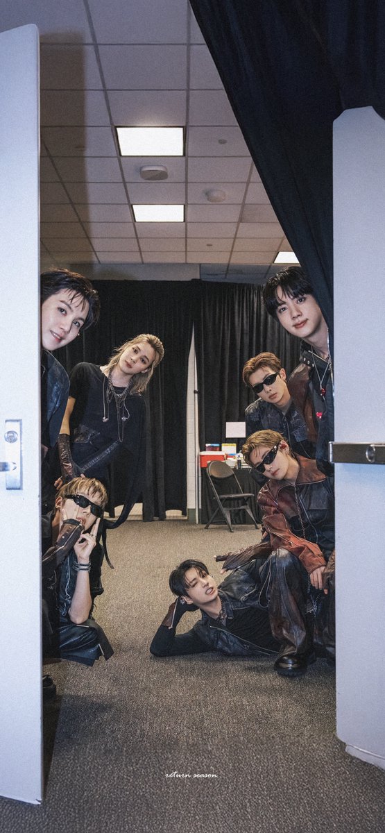 return_season's tweet photo. 260803 오늘의 방탄

2340*5064 https://t.co/cS1KvInpgi