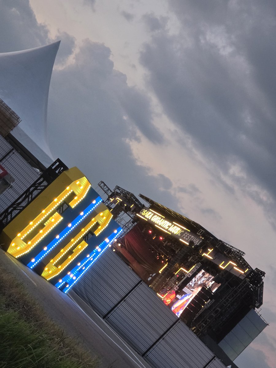 Aynabc_130227's tweet photo. 8月1日と2日もジャイガバイト✌️

ウーバー見に行けてよかった〜ᕙ( 'ω' )ᕗ
フェスでは初ウーバー✌️
セトリ良かったなあ(ヾ(´・ω・｀)︎🌟 https://t.co/v1gc6QRUUW