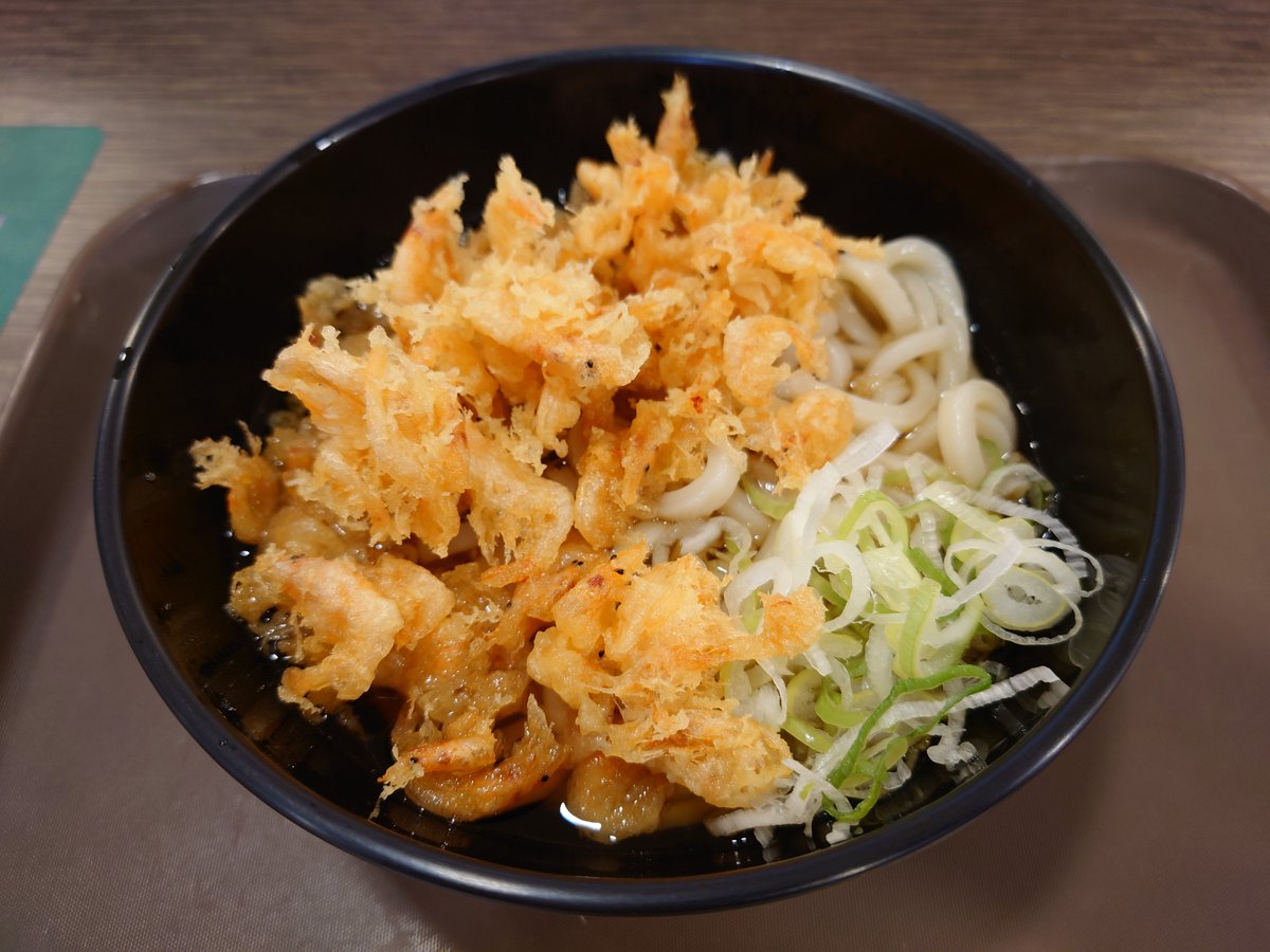 aosuke32's tweet photo. 足柄SAで桜えび天うどん！
エビの風味が凄い！ https://t.co/BIHsoCBVAE