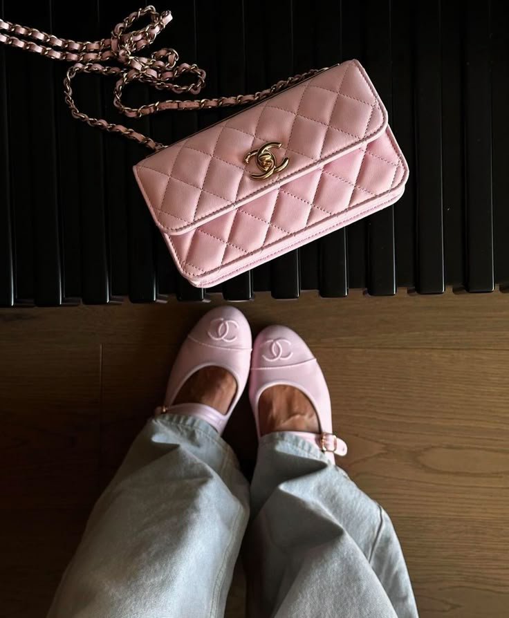 Auralyn0's tweet photo. Chanel 💓 https://t.co/KbepotsvjL