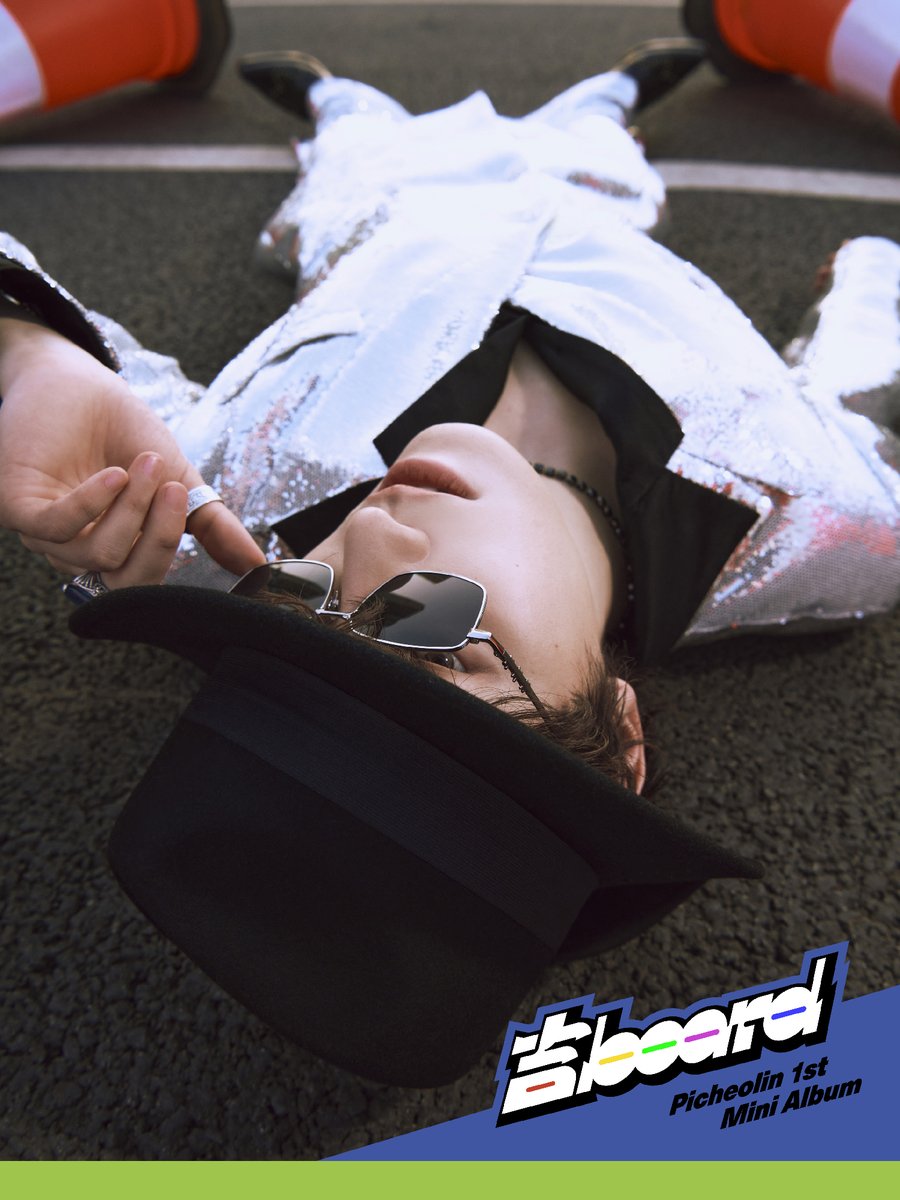 pledis_17's tweet photo. 피철인 1st Mini Album '吉BOARD'
𝗖𝗼𝗻𝗰𝗲𝗽𝘁 𝗣𝗵𝗼𝘁𝗼𝘀

#피철인 #Picheolin
#DINO #디노
#吉BOARD #길보드 https://t.co/sKbLu9Q3Cd