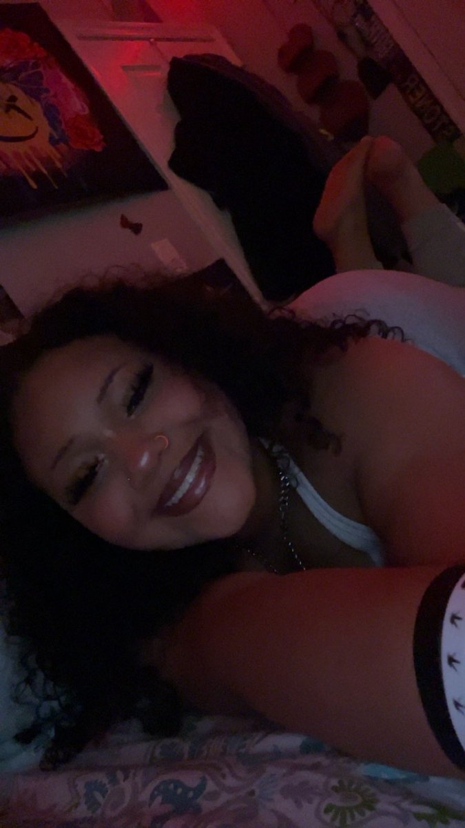 Badassgabriella's tweet photo. throwback to when my curls were black & my ass was extra juicy 😮💨🖤
#bigtittys #stayedtuned #WMBW #nsfw #newcontentcreater #cumslut #bigbooty https://t.co/hnwBgp2EwY